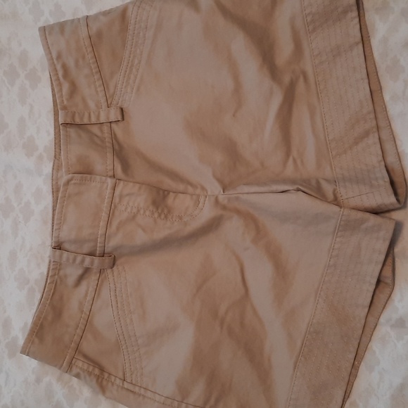 COPY - Ann Taylor Khaki Shorts - Picture 1 of 2